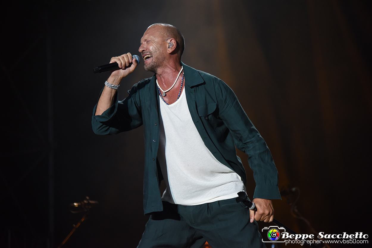 VBS_0762 - Concerto Biagio Antonacci - Palco Centrale Tour 2023.jpg